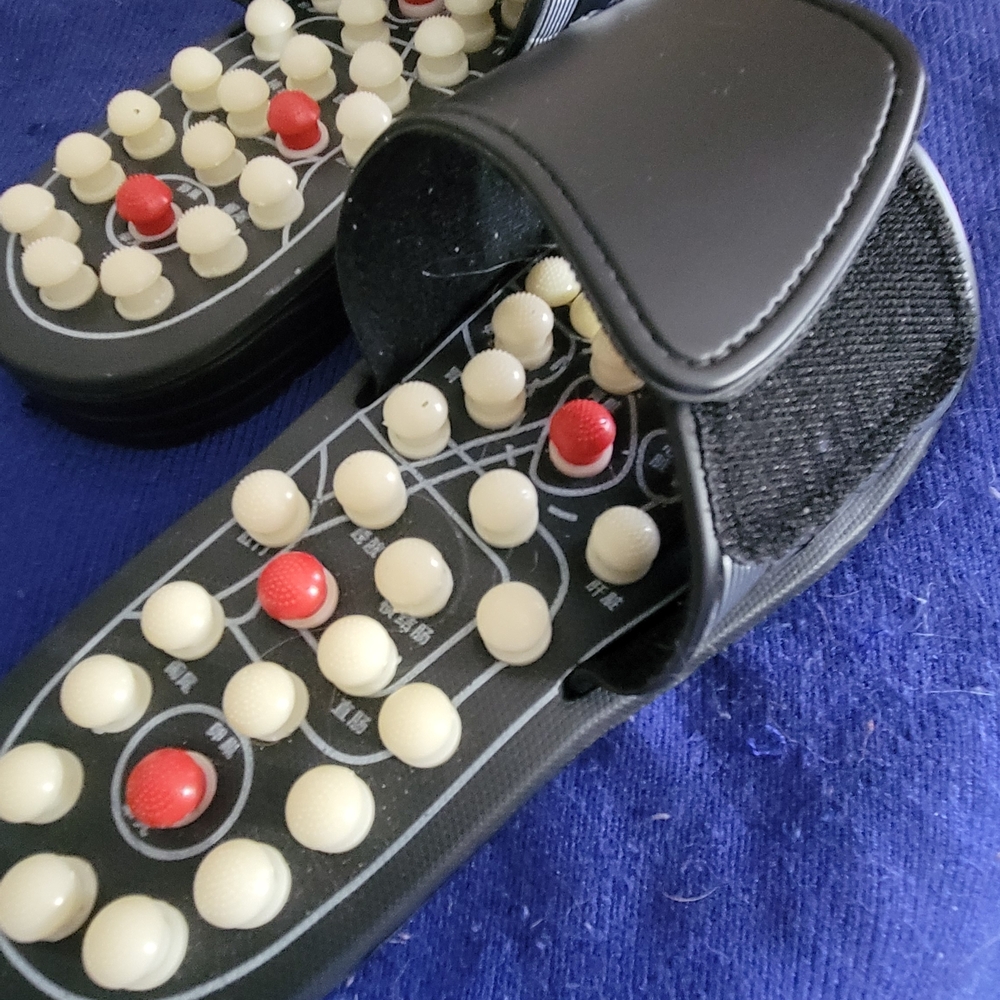 Acupressure Massage Reflexology Slippers - Black and Red - Picture 2 of 5